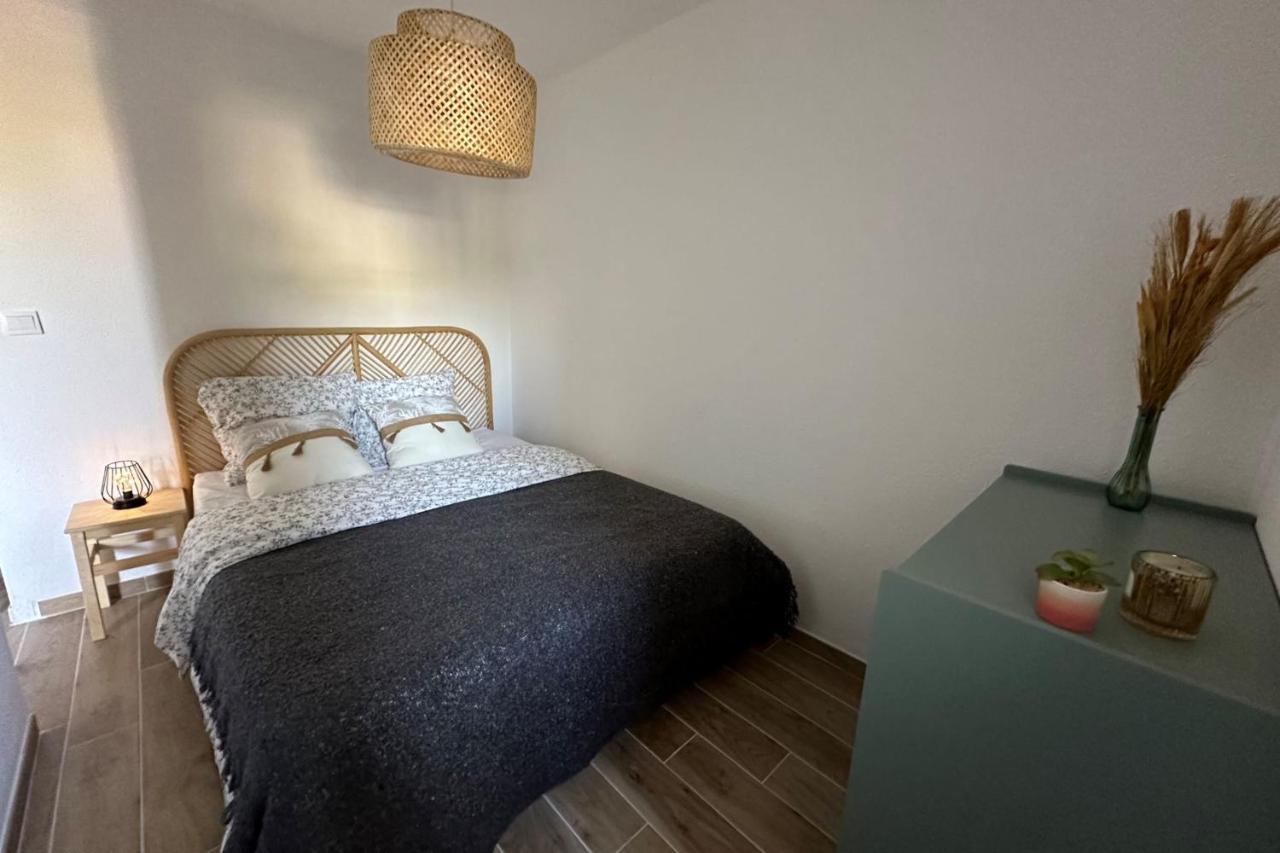 Very Cosy Apartment At 200 M From The Beaches La Londe-les-Maures Ngoại thất bức ảnh